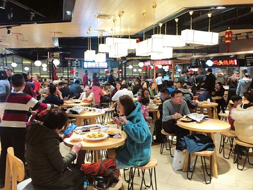 新春走基层 餐饮行业喜迎消费热潮
